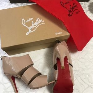 Louis Vuitton size 9 heels